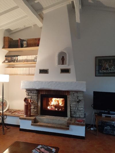Installation d'un insert bois BECAFIRE dans une cheminée existante
